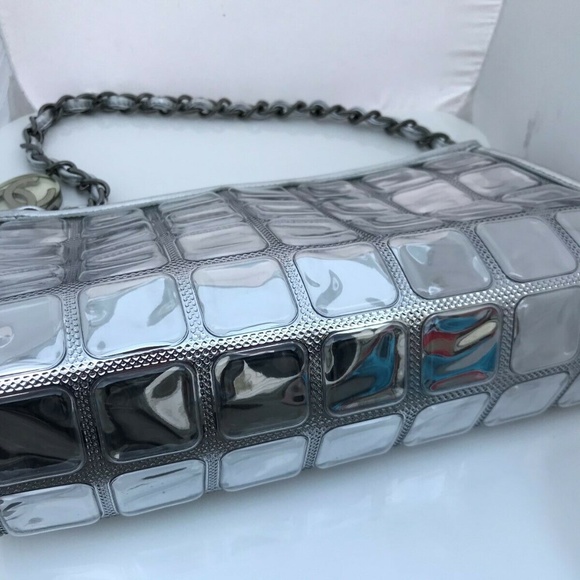 Chanel Bag Vinyl Ice Cube Pochette Shining Silver - Picture 6 of 8